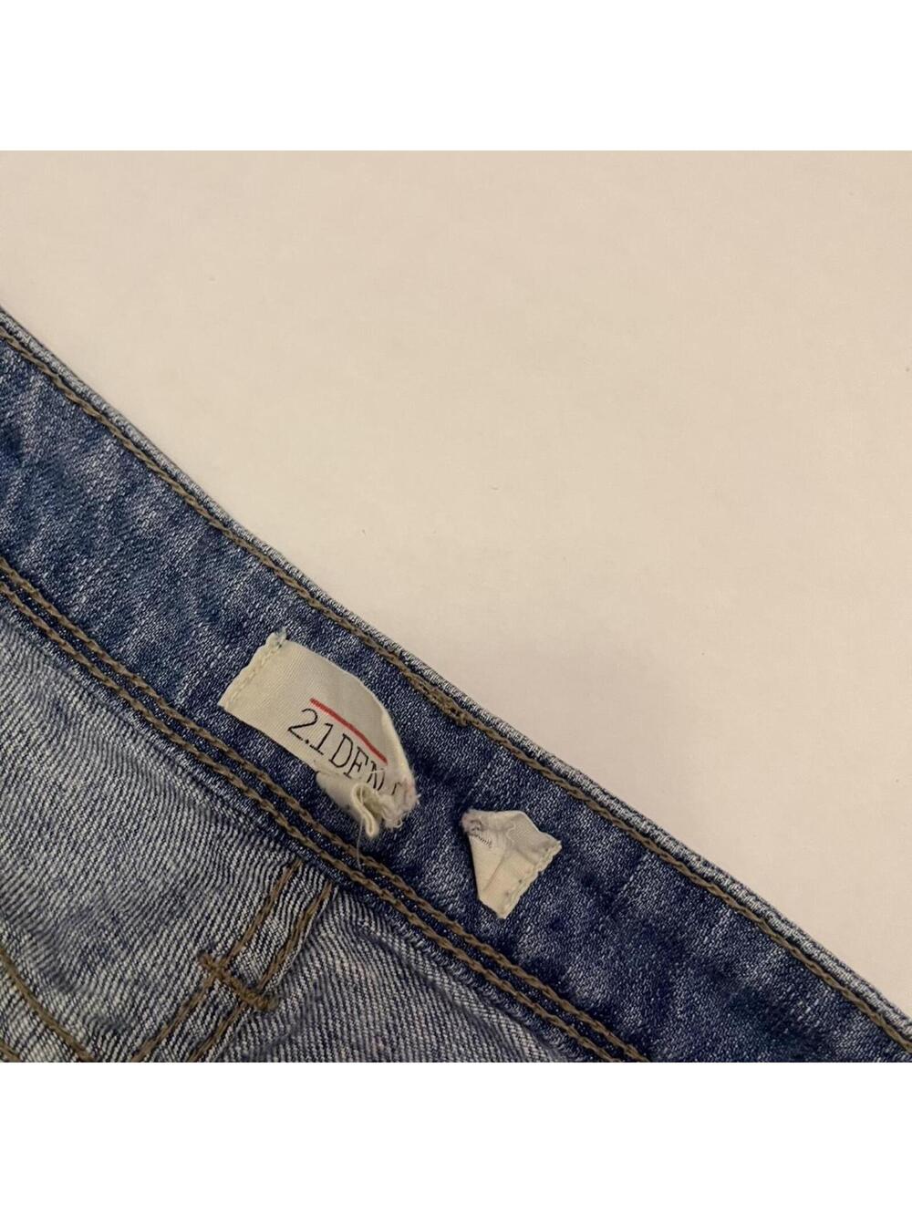 Light wash low rise mini denim shorts - Picture 6 of 8